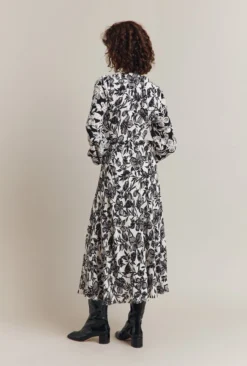 Belle Crepe Midi Dress Graphic Floral 11 Belle Crepe Midi Dress Graphic Floral -KILA Clothing Shop D05G008 Z04 24965 650px 964px