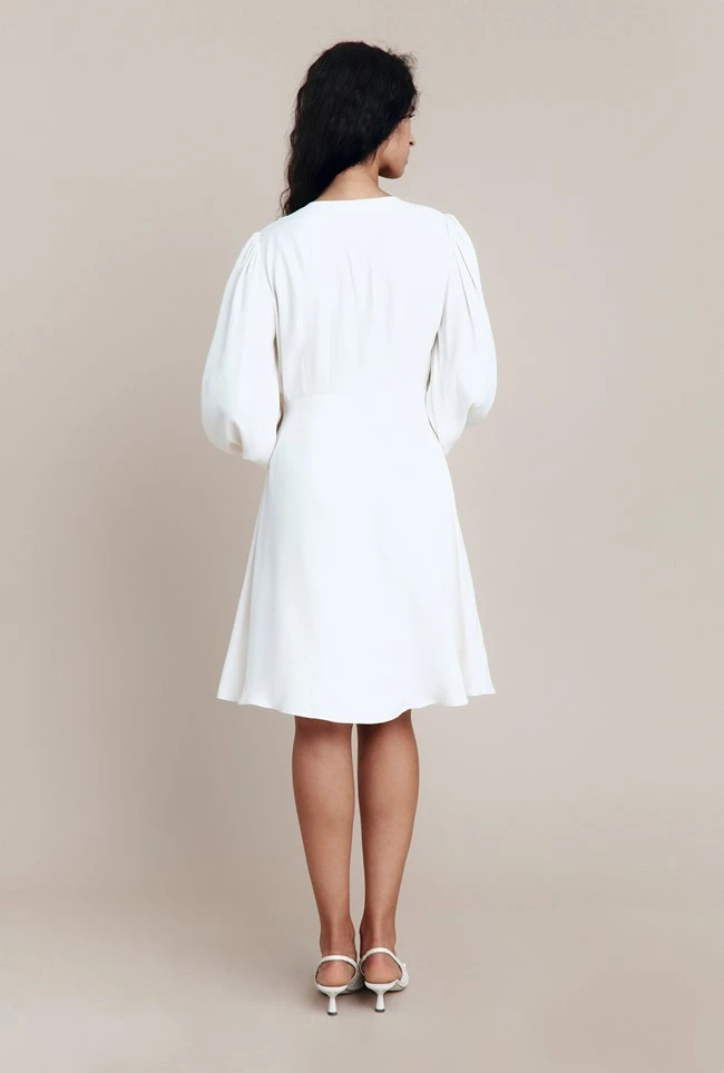 Shyla Crepe Knee-Length Dress Ivory 4 Shyla Crepe Knee-Length Dress Ivory - Image 4