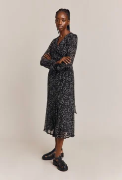 Su Georgette Maxi Dress Black Velvet Bows -KILA Clothing Shop D06G001A Z27 26979 650px 964px