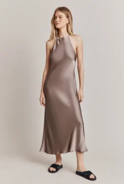 Elsie Satin Midi Dress Mushroom 6 Elsie Satin Midi Dress Mushroom -KILA Clothing Shop D06G064 D12 27732 650px 964px
