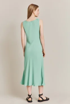 Trixie Crepe Midi Dress 8 Trixie Crepe Midi Dress -KILA Clothing Shop D06G074 J02 27789 650px 964px