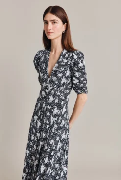 Madi Crepe Midi Dress Black Floral 14 Madi Crepe Midi Dress Black Floral -KILA Clothing Shop D07G024 Z73 28726 650px 964px