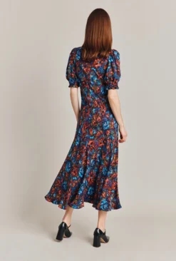Lainey Crepe Midi Dress Blue Ikat 13 Lainey Crepe Midi Dress Blue Ikat -KILA Clothing Shop D07G027 Z88 28792 650px 964px