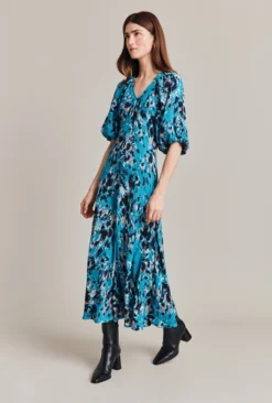 Dana Crepe Midi Dress Blue Inky Flowers 12 Dana Crepe Midi Dress Blue Inky Flowers -KILA Clothing Shop D07G030 Z77 28801 650px 964px