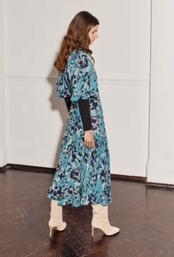 Dana Crepe Midi Dress Blue Inky Flowers 10 Dana Crepe Midi Dress Blue Inky Flowers -KILA Clothing Shop D07G030 Z77 28966 650px 964px