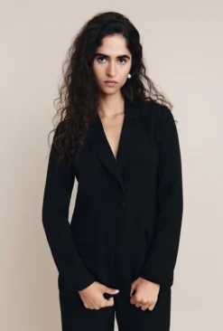 Piper Crepe Blazer Black -KILA Clothing Shop J05G001 A01 25777 650px 964px