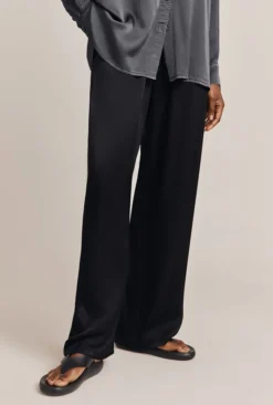 Imogen Satin Wide Leg Trouser Black 12 Imogen Satin Wide Leg Trouser Black -KILA Clothing Shop P06G003A A01 27043 650px 964px