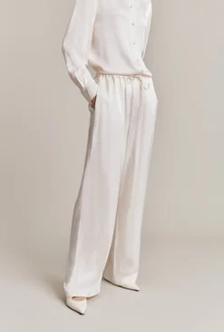 Imogen Satin Wide Leg Trouser Ivory -KILA Clothing Shop P06G003A M12 28482 650px 964px