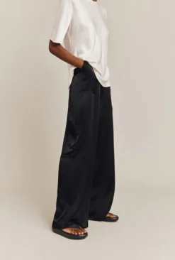 Aurora Satin Cargo Trousers Black -KILA Clothing Shop P06G005 A01 26770 650px 964px