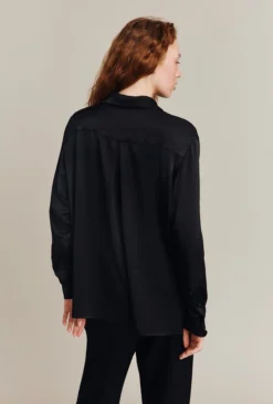 Ellie Satin Shirt Black -KILA Clothing Shop Q06G007A A01 26656 650px 964px