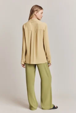 Aimee Crepe Shirt Pea Green 9 Aimee Crepe Shirt Pea Green -KILA Clothing Shop Q06G017 J16 28258 650px 964px