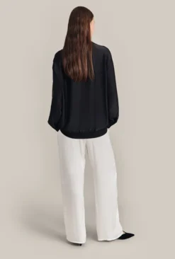 Grace Satin Sweatshirt Black -KILA Clothing Shop Q07G003 A01 29139 650px 964px