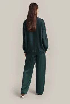 Grace Satin Sweatshirt Cedar -KILA Clothing Shop Q07G003 J21 29143 650px 964px