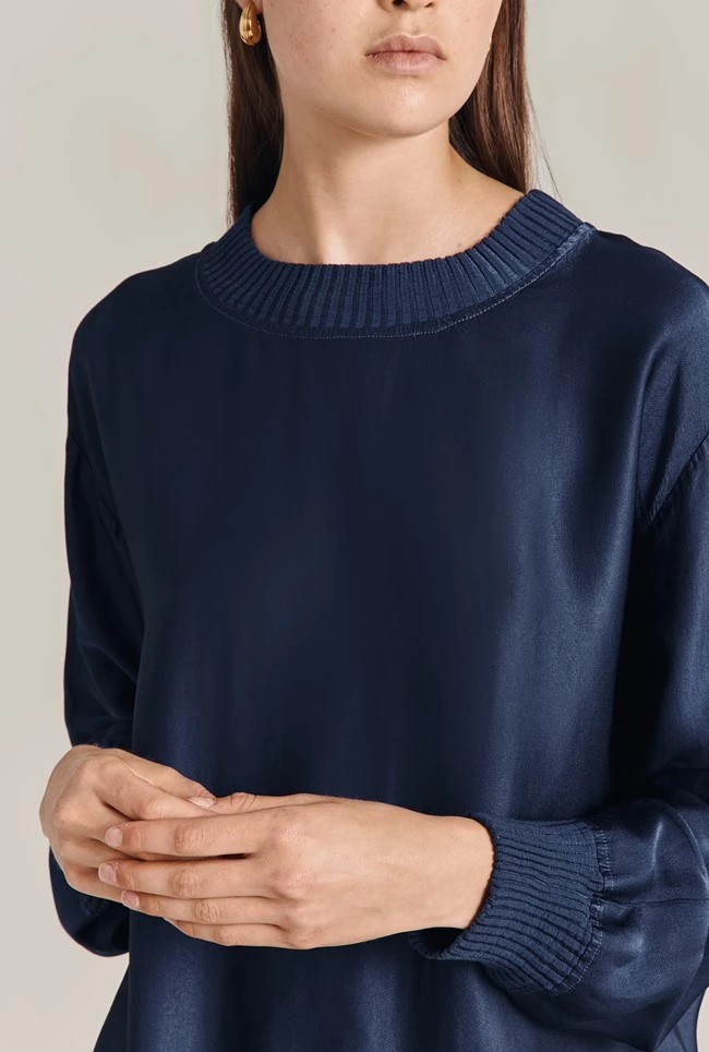 Grace Satin Sweatshirt Dark Midnight 4 Grace Satin Sweatshirt Dark Midnight - Image 4