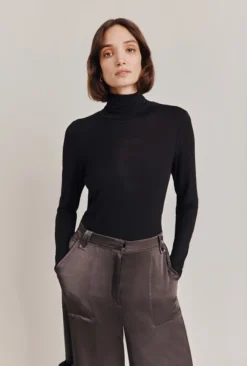 Fern Roll Neck Top Black -KILA Clothing Shop Q07G010 A01 28889 650px 964px