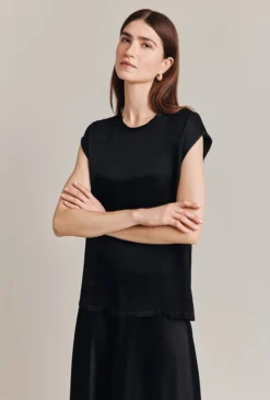 Melody Satin Short Sleeve Top Black 8 Melody Satin Short Sleeve Top Black -KILA Clothing Shop Q07G019 A01 28863 650px 964px